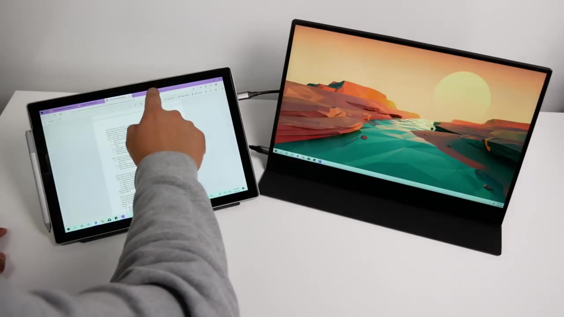 Touchscreen vs Non-touchscreen laptops: